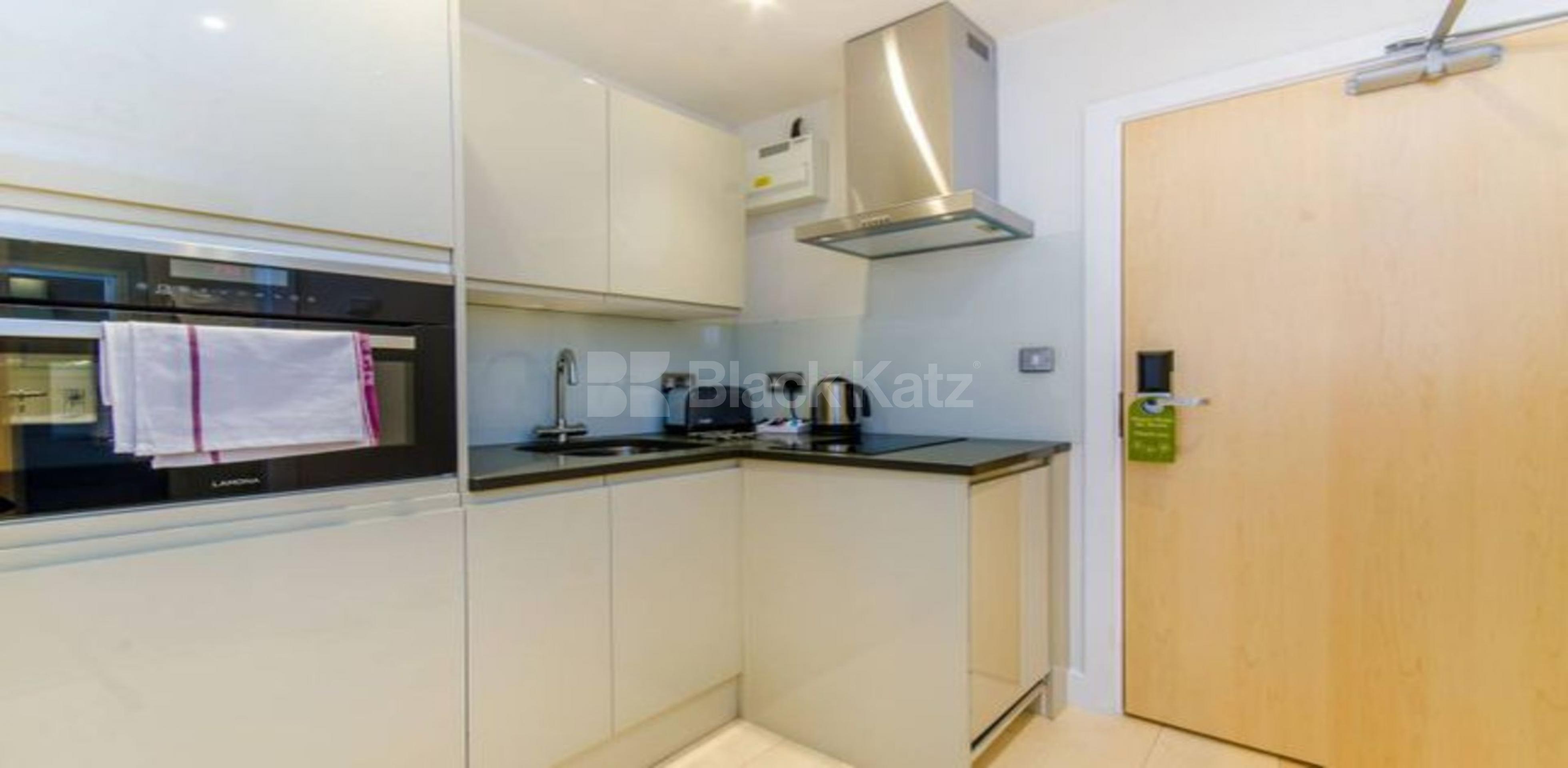 			VIRTUAL TOUR AVAILABLE!, Studio Apartment, 1 bath, 1 reception Studio			 CHAPEL MARKET N1, ANGEL N1